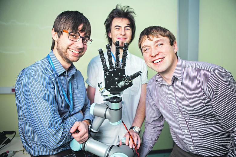 Исследователи из Познанского технологического университета создают устройство, имитирующее движения рук для промышленности